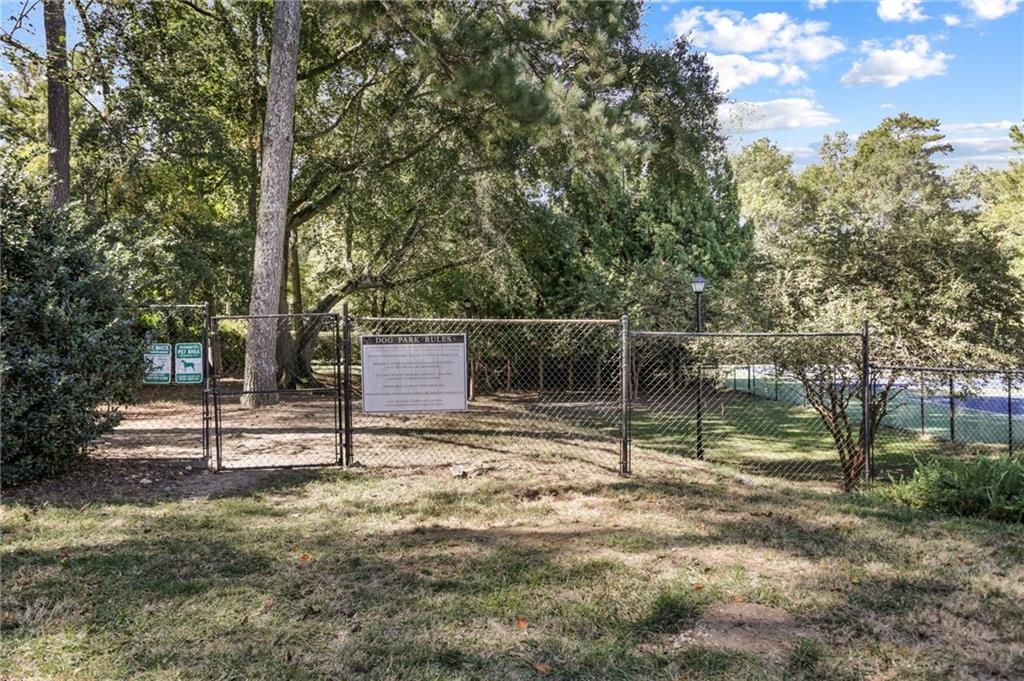 5 Walnut Hill Place NW