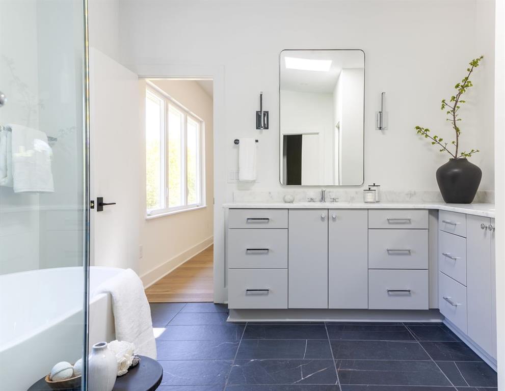 295 Prospect Street NE Unit B