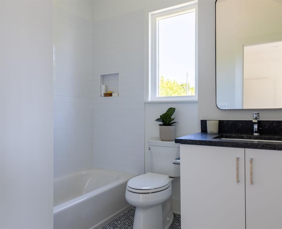 295 Prospect Street NE Unit B