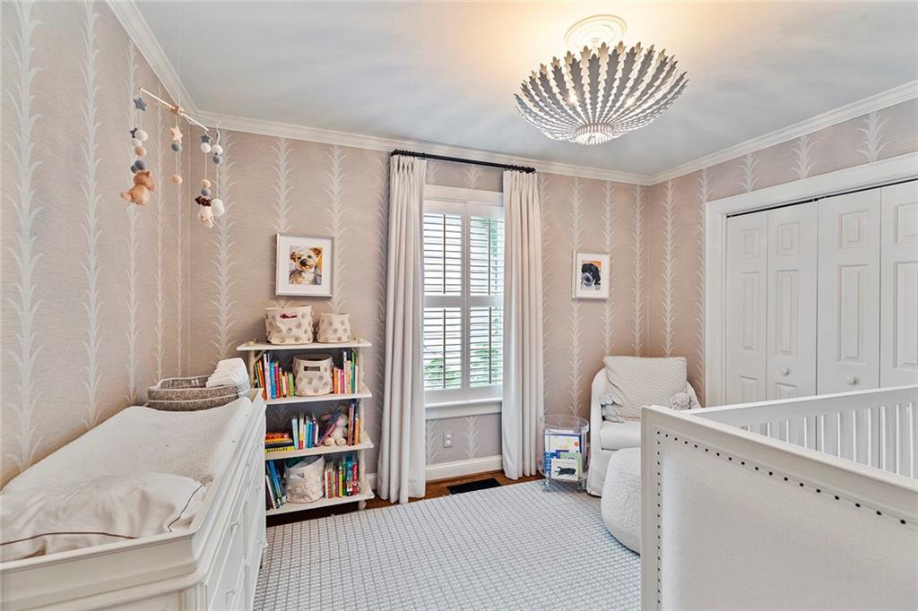 1863 Greystone Road NW