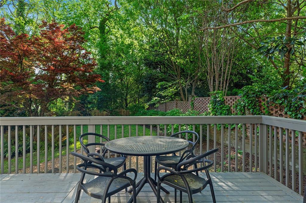 1863 Greystone Road NW