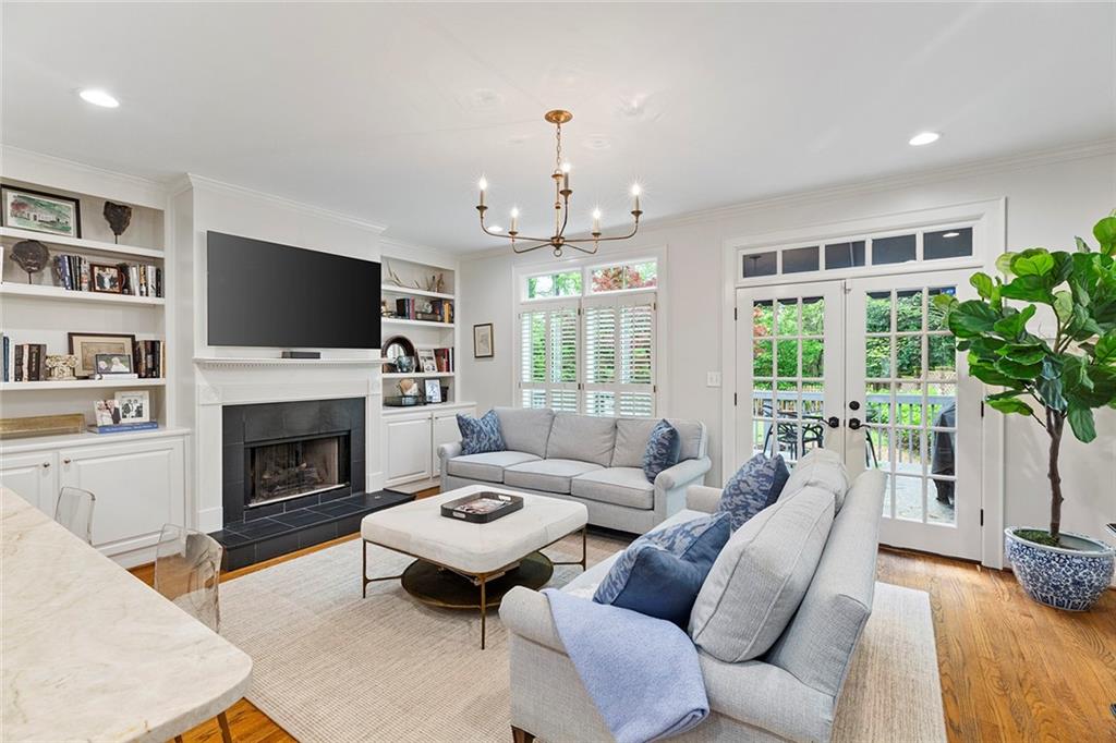 1863 Greystone Road NW