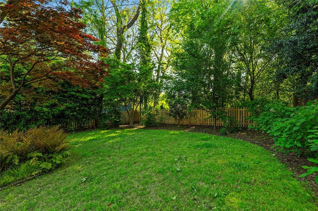 1863 Greystone Road NW