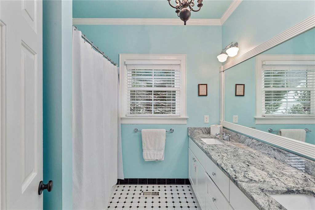 1863 Greystone Road NW