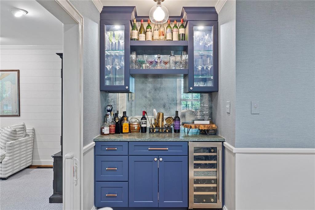 1863 Greystone Road NW