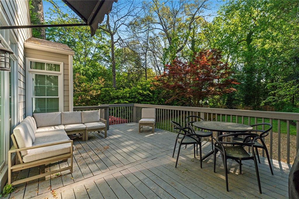 1863 Greystone Road NW