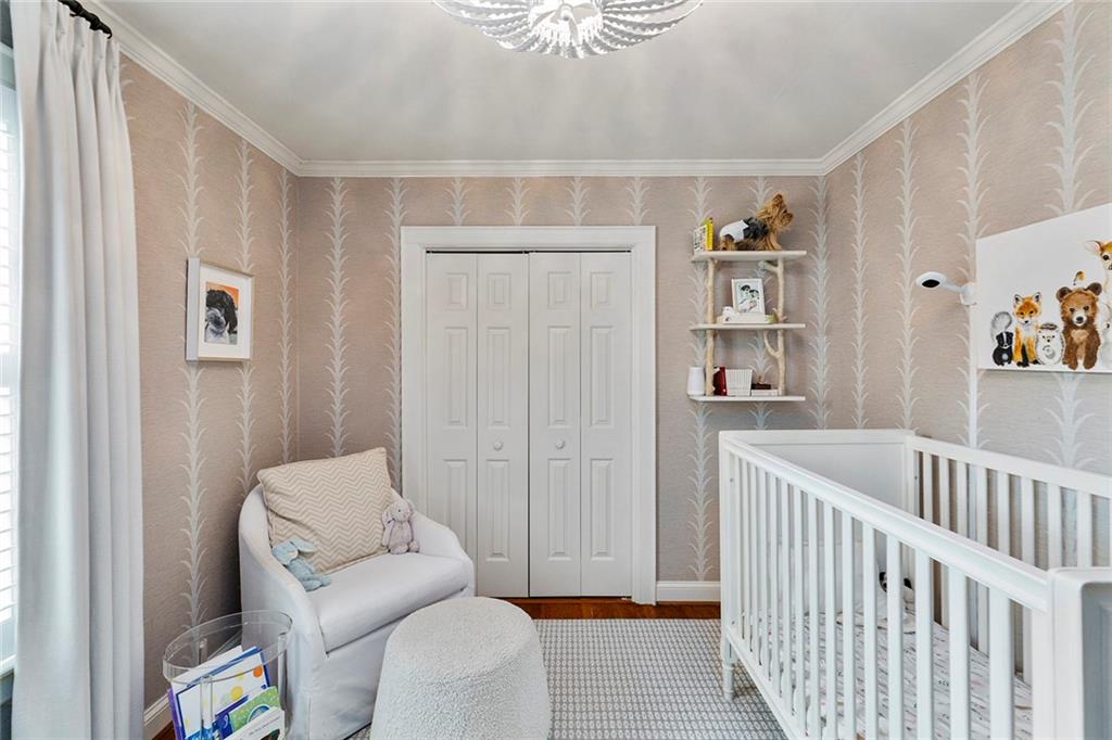 1863 Greystone Road NW