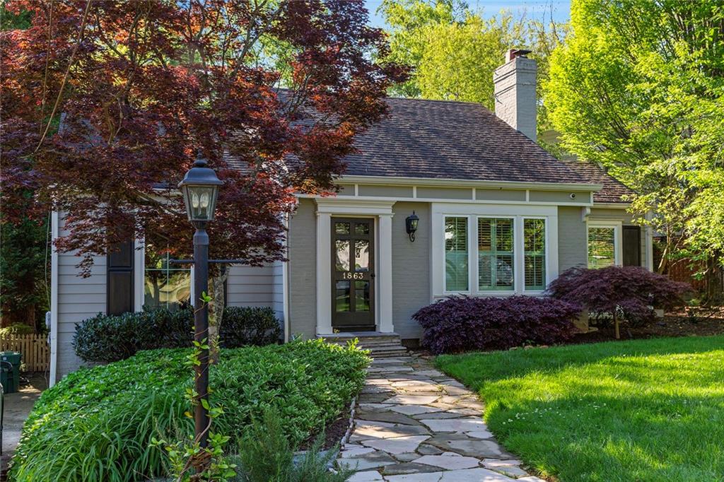 1863 Greystone Road NW