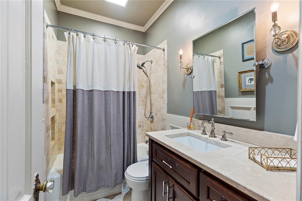 1863 Greystone Road NW