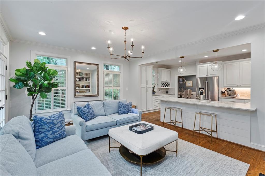 1863 Greystone Road NW