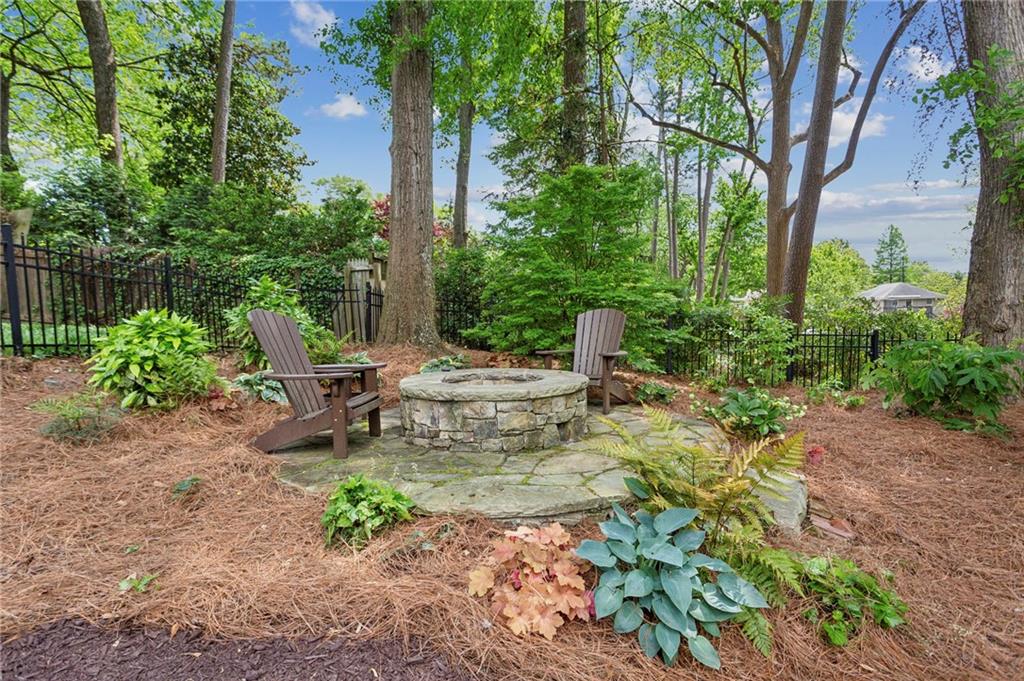 13 Roanoke Avenue NE