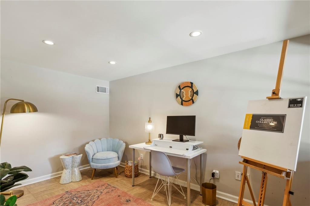 13 Roanoke Avenue NE