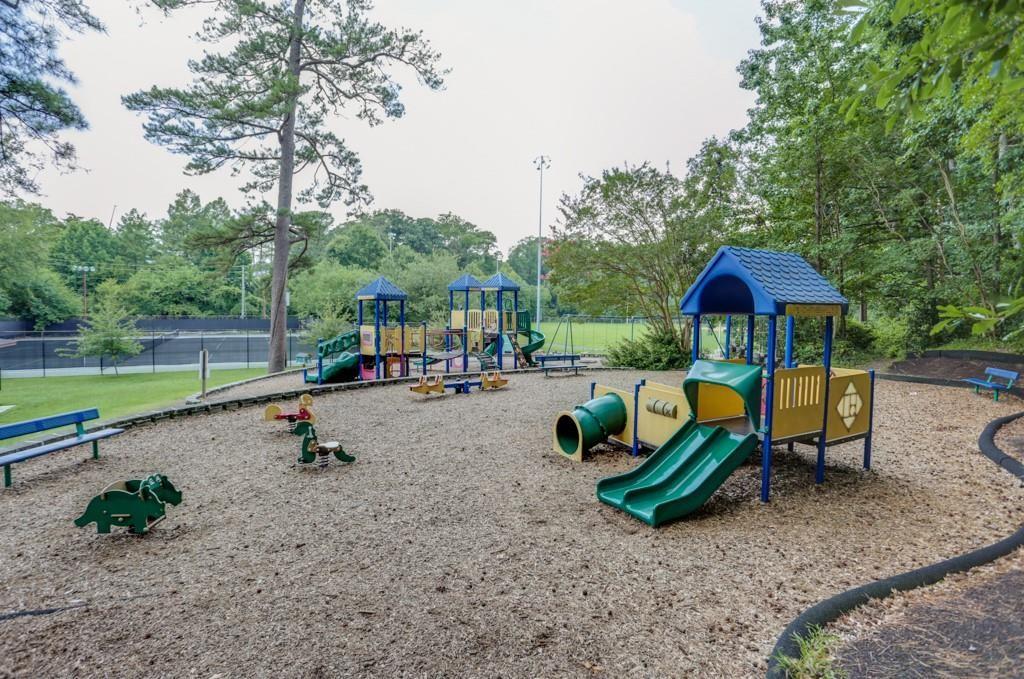 13 Roanoke Avenue NE