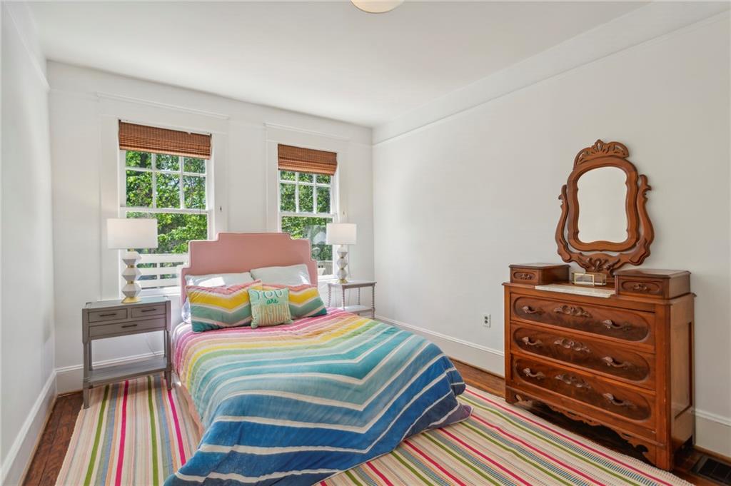 13 Roanoke Avenue NE