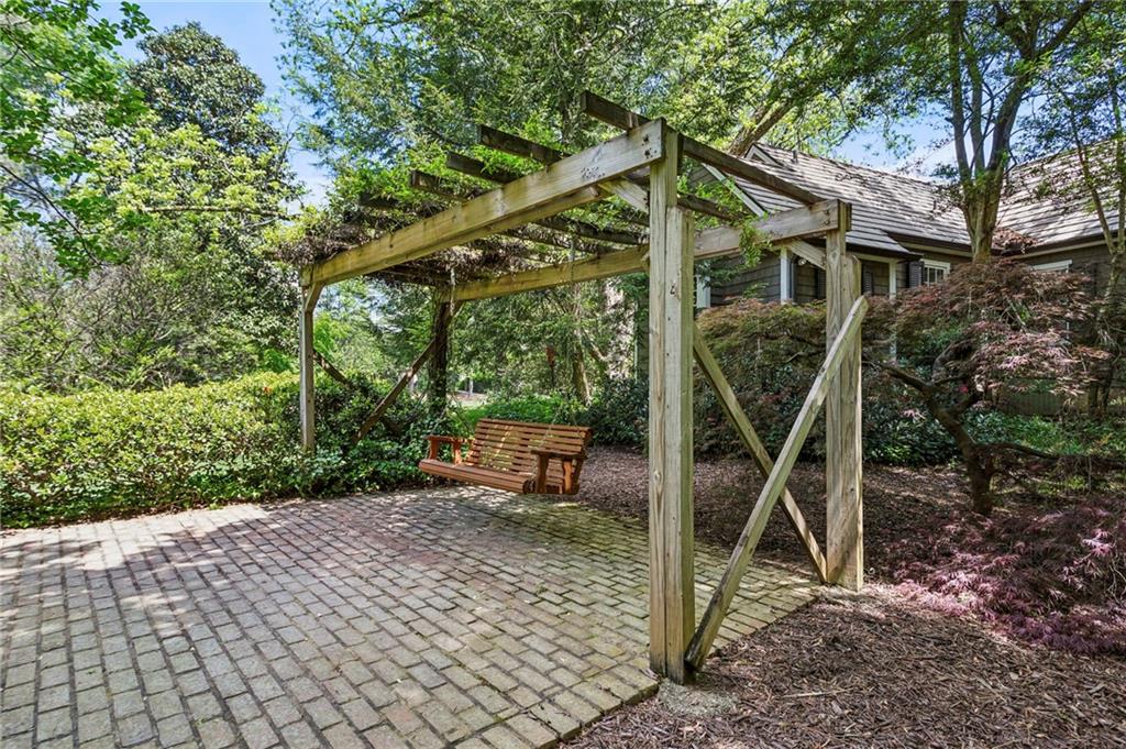 216 Mount Paran Road