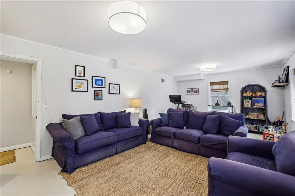 1022 Northcliffe Drive NW