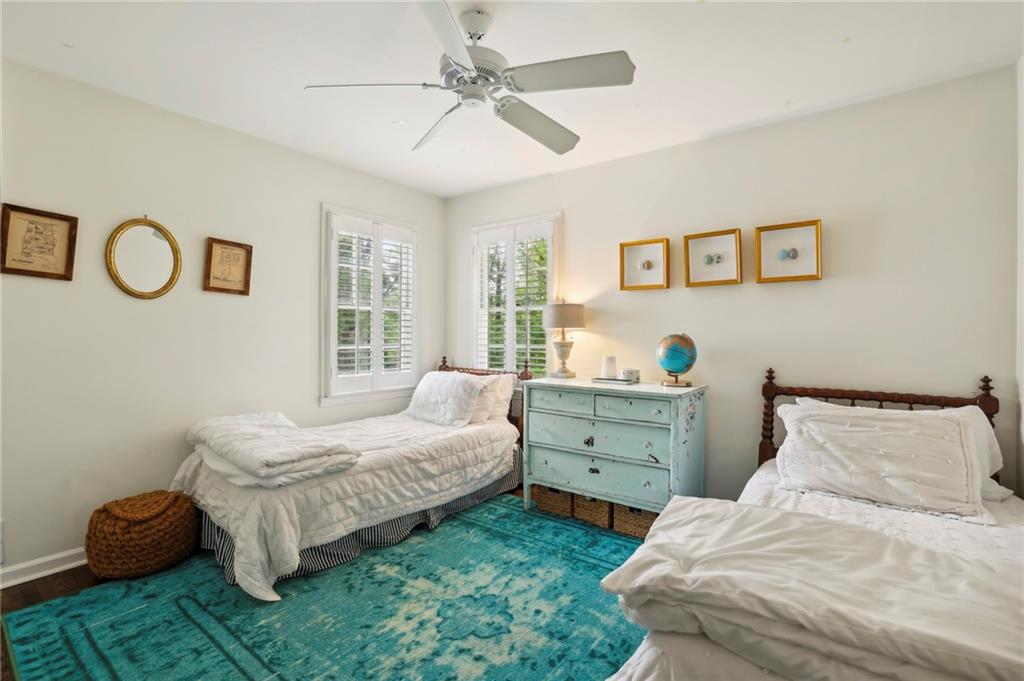 1022 Northcliffe Drive NW