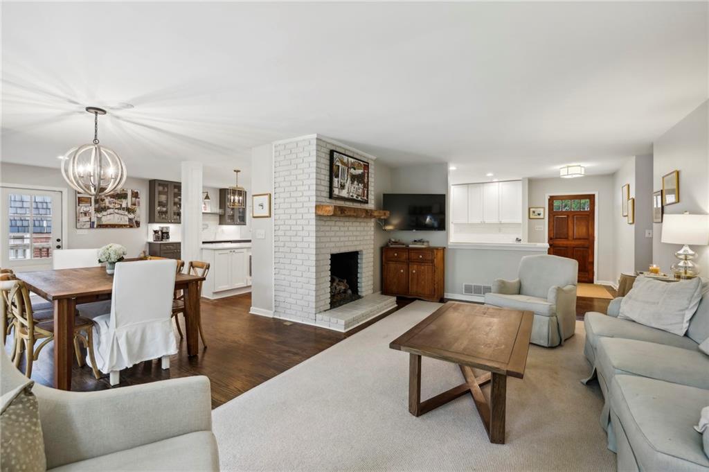 1022 Northcliffe Drive NW