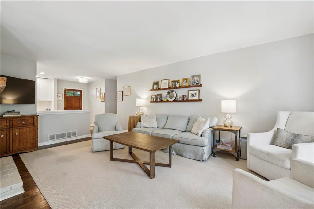 1022 Northcliffe Drive NW