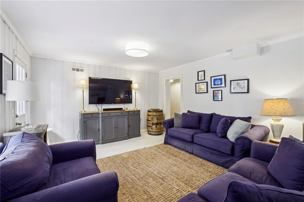 1022 Northcliffe Drive NW