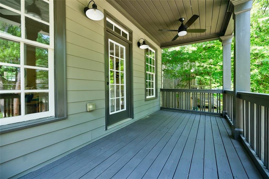 2827 White Oak Drive