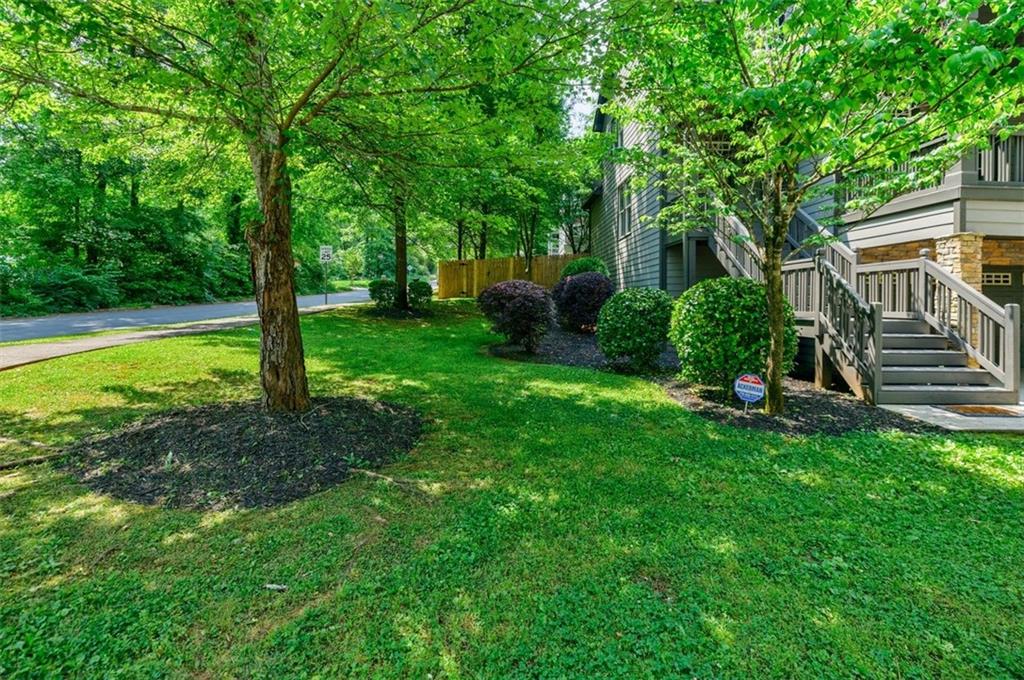 2827 White Oak Drive