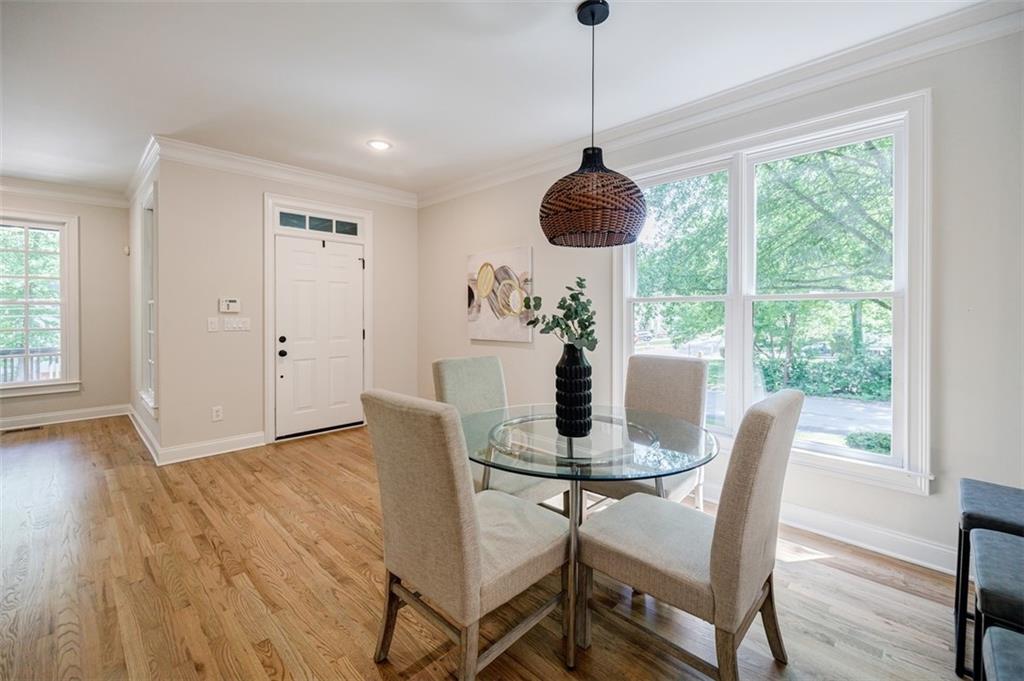 2827 White Oak Drive