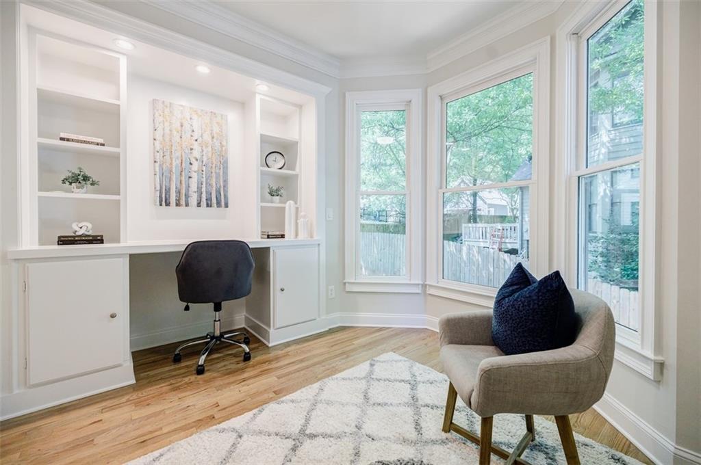 2827 White Oak Drive