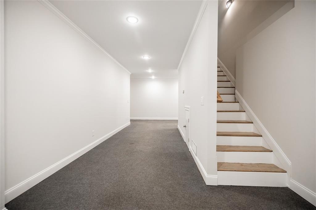 2827 White Oak Drive