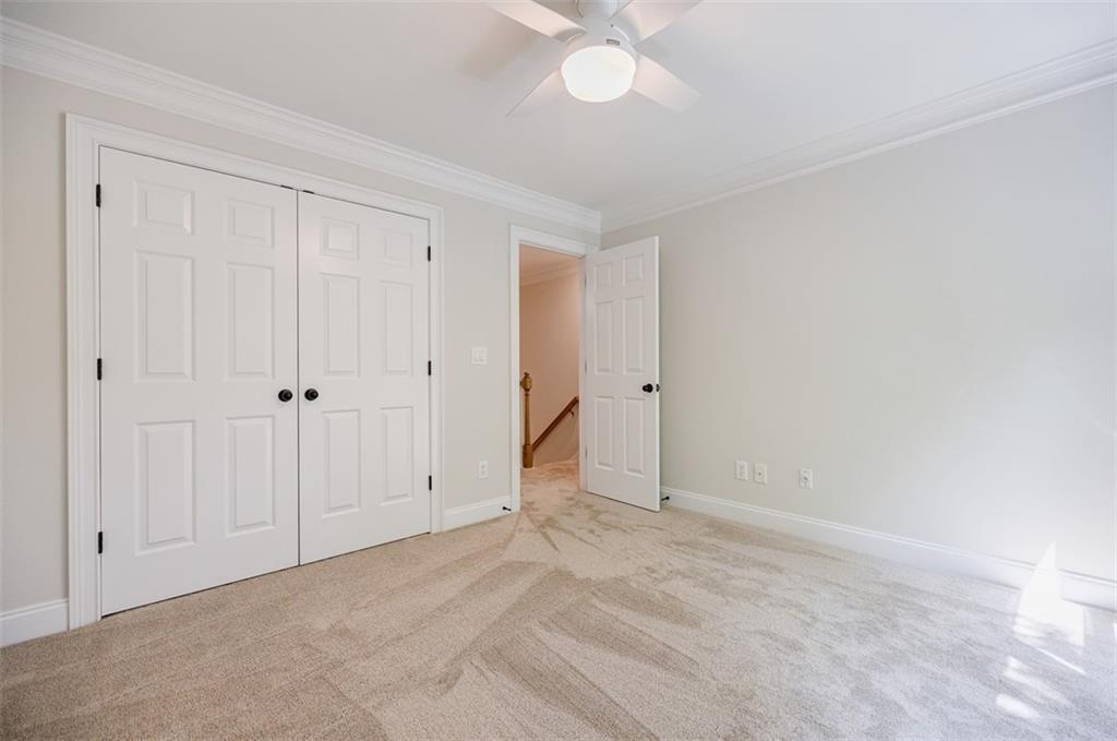 2827 White Oak Drive