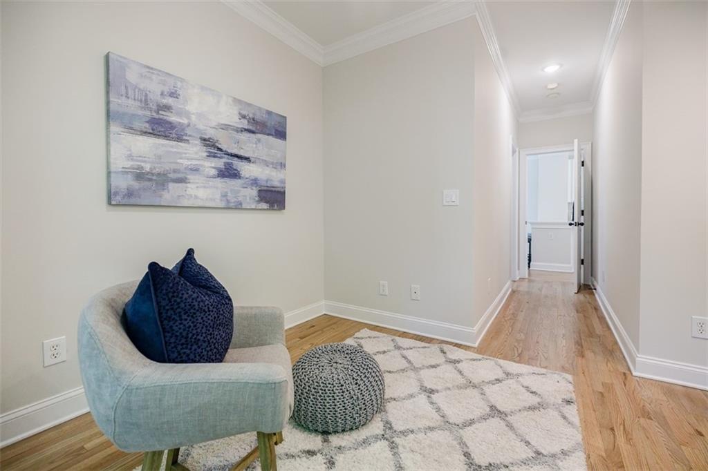 2827 White Oak Drive