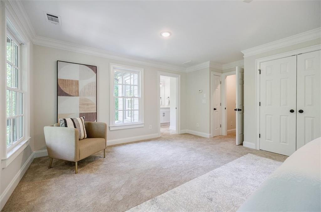 2827 White Oak Drive