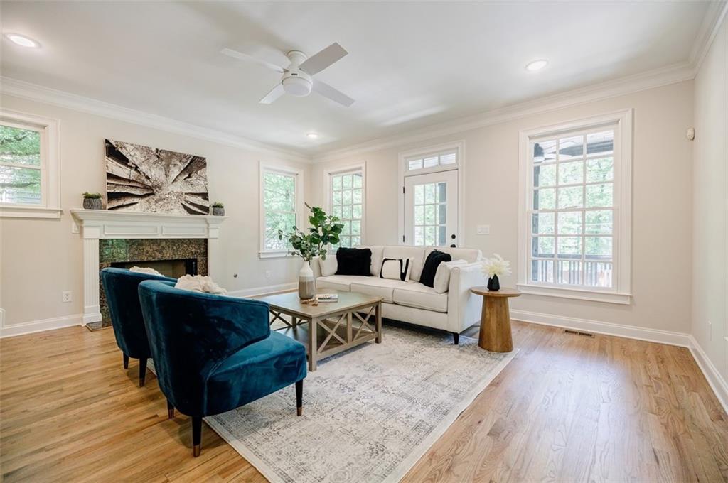 2827 White Oak Drive