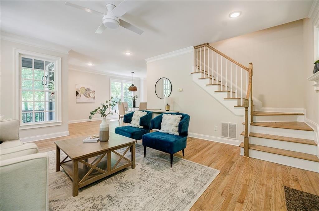 2827 White Oak Drive