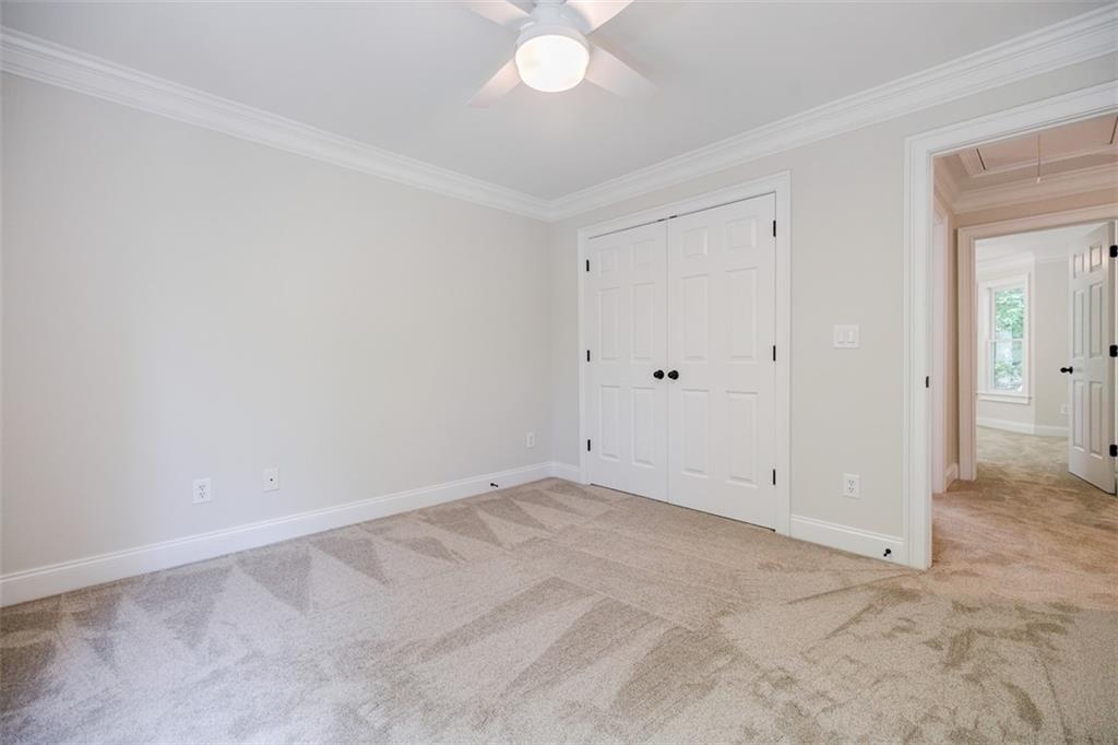 2827 White Oak Drive