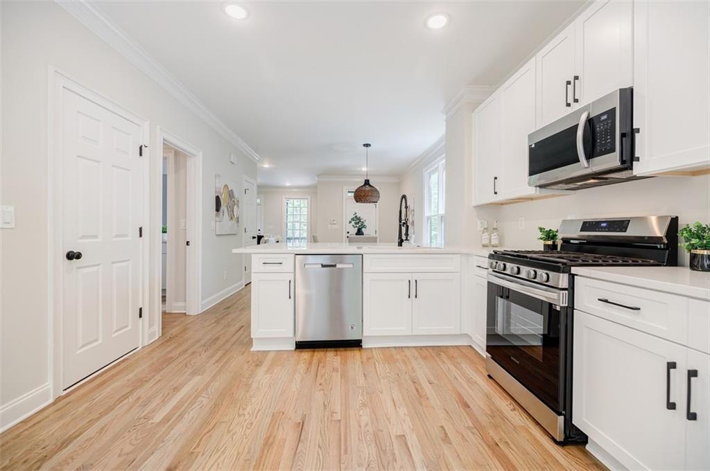 2827 White Oak Drive