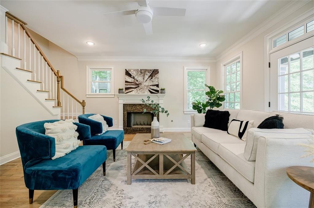 2827 White Oak Drive