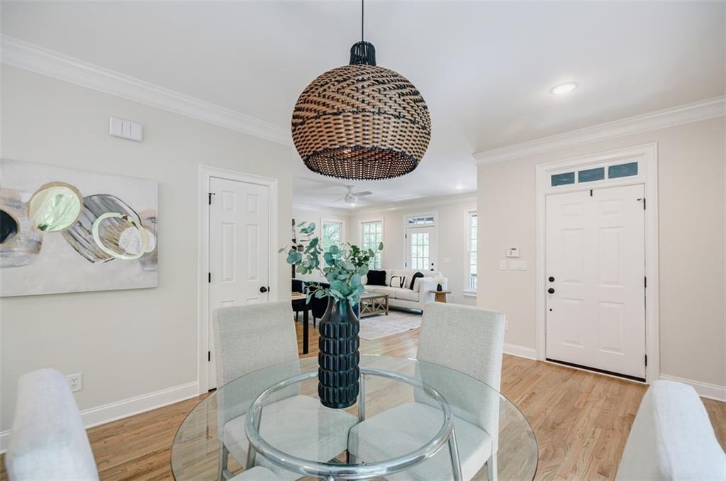 2827 White Oak Drive