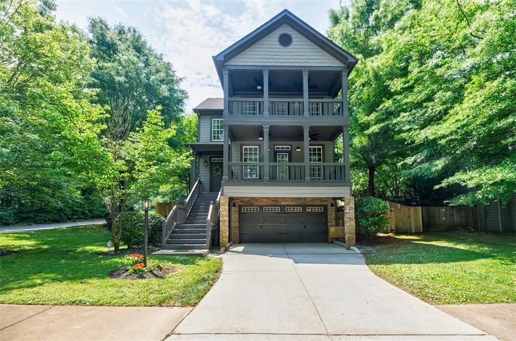 2827 White Oak Drive