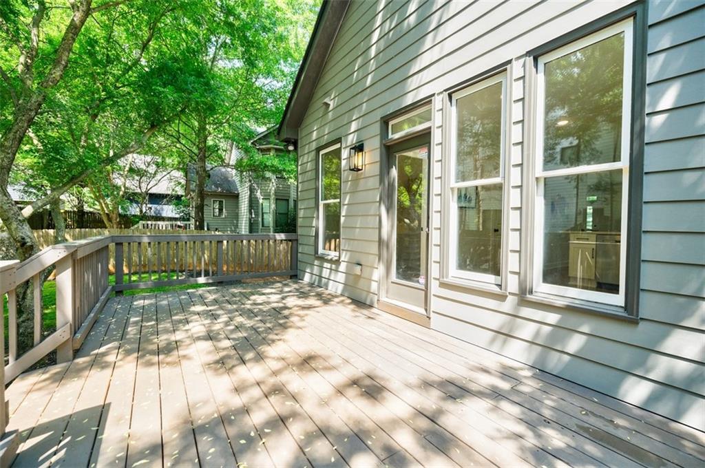 2827 White Oak Drive