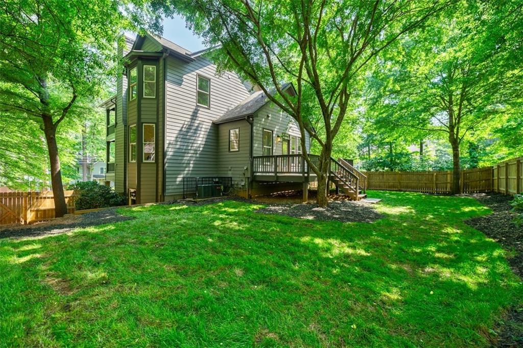 2827 White Oak Drive