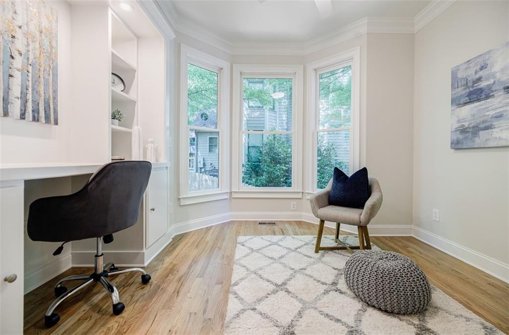 2827 White Oak Drive