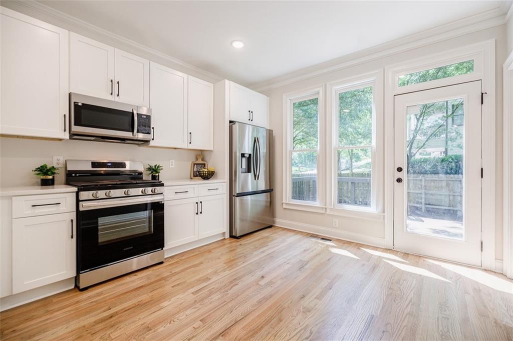 2827 White Oak Drive