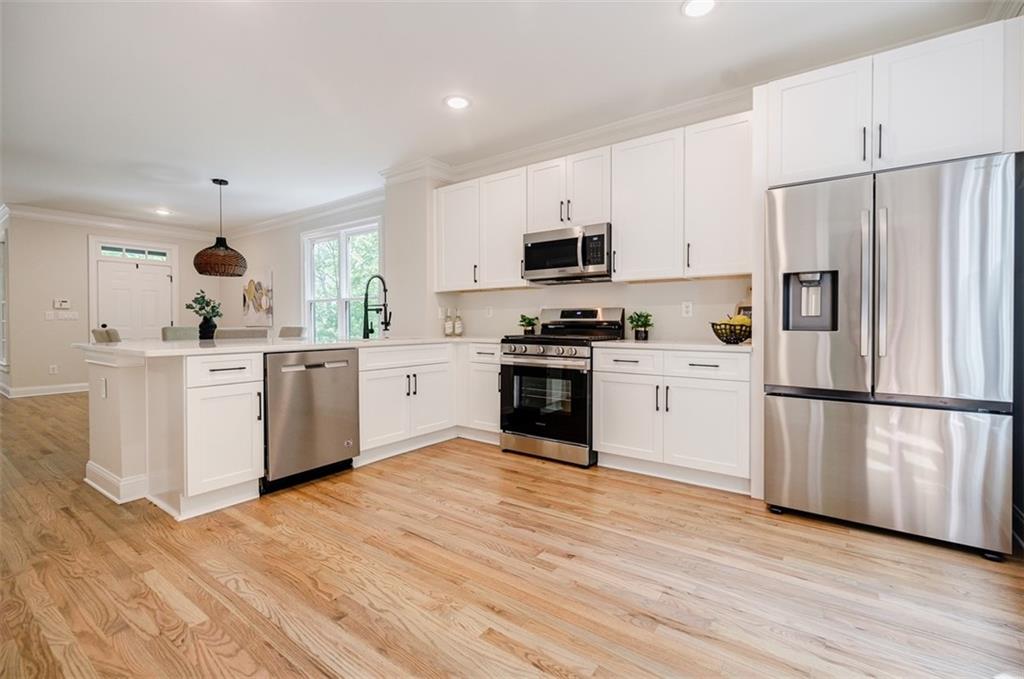 2827 White Oak Drive