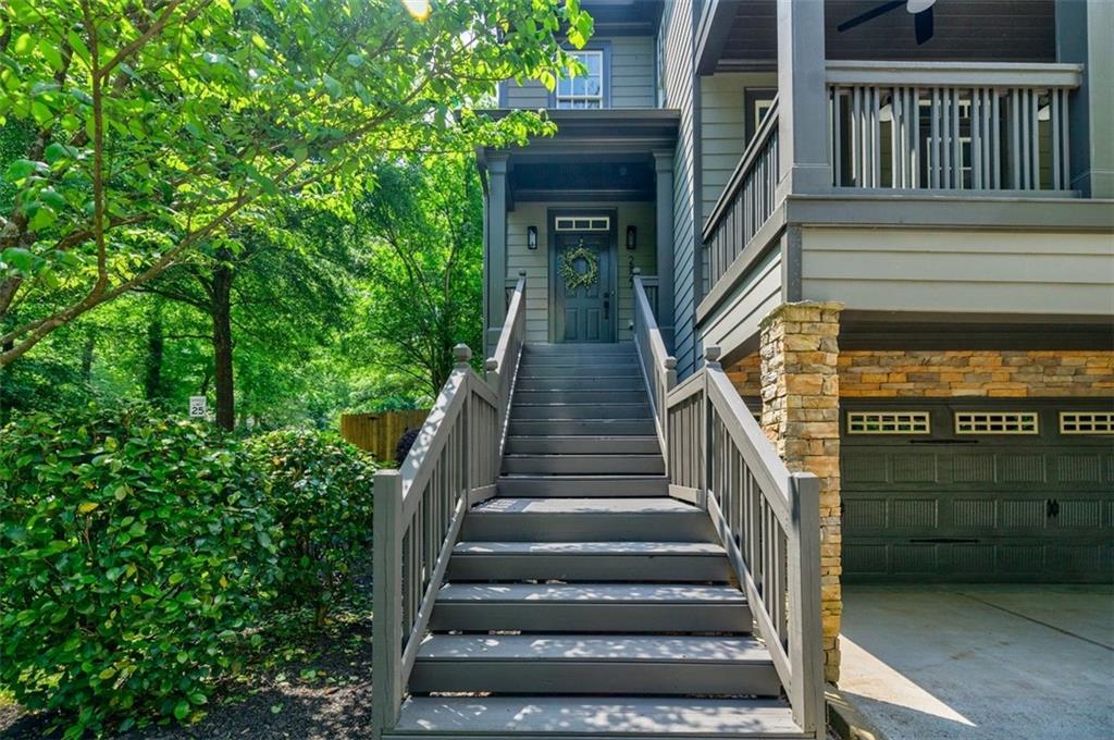 2827 White Oak Drive