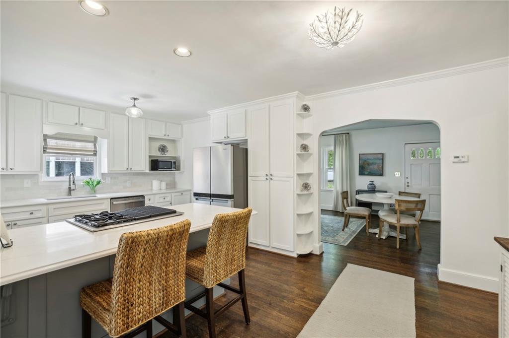 2143 Mckinley Road NW