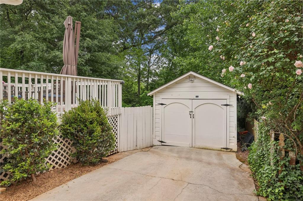 2143 Mckinley Road NW