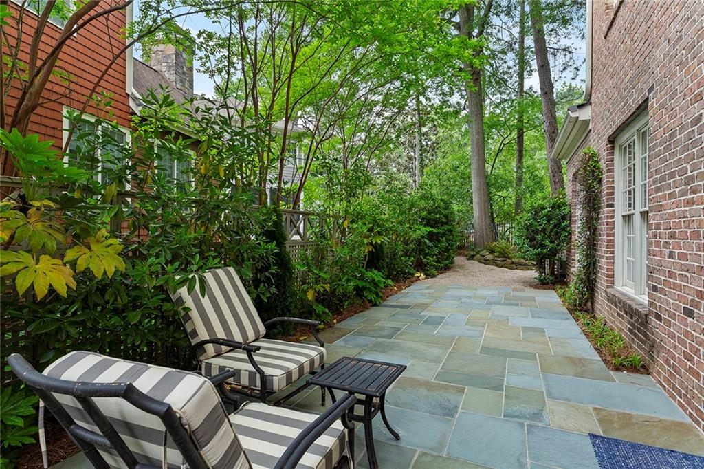 2070 Howell Mill Road NW