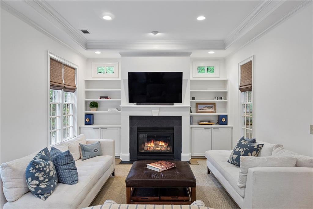 2070 Howell Mill Road NW