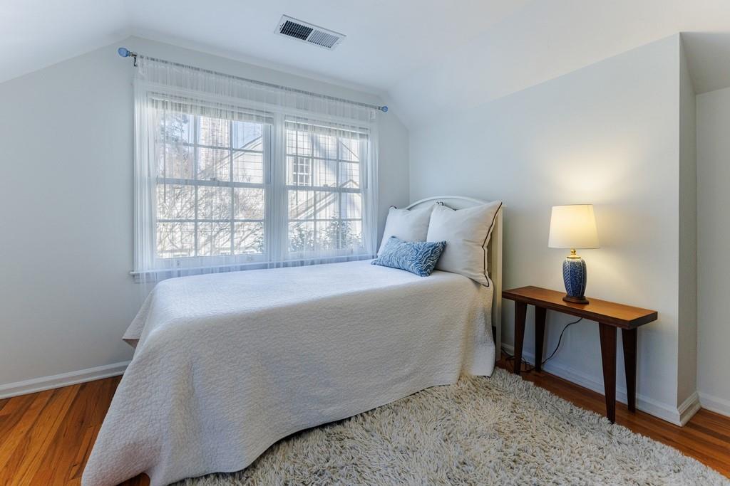 225 Huntington Road NE